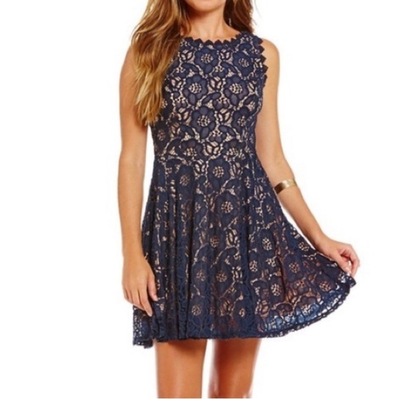 Cocktail navy blue lace dress. Jodi Kristopher - Picture 1 of 4